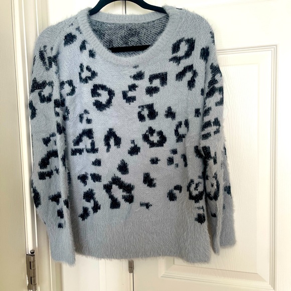 Sweater (light grey print), size XS (like new!) - Picture 1 of 2